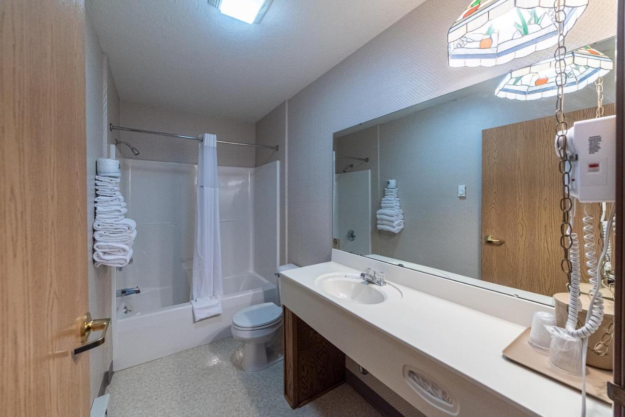 Willabee'S Motel Brimley Екстер'єр фото