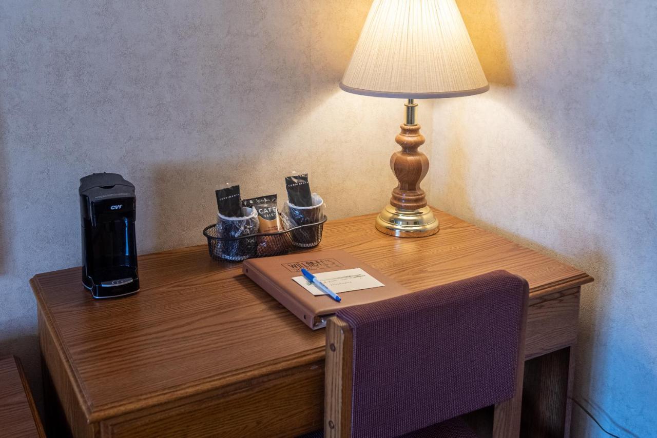 Willabee'S Motel Brimley Екстер'єр фото